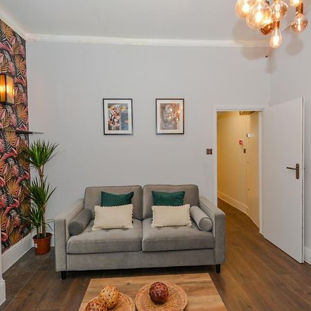 Cosy 1 Bedroom Home For Small Families London Exterior foto