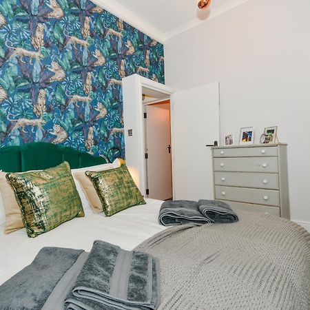 Cosy 1 Bedroom Home For Small Families London Exterior foto