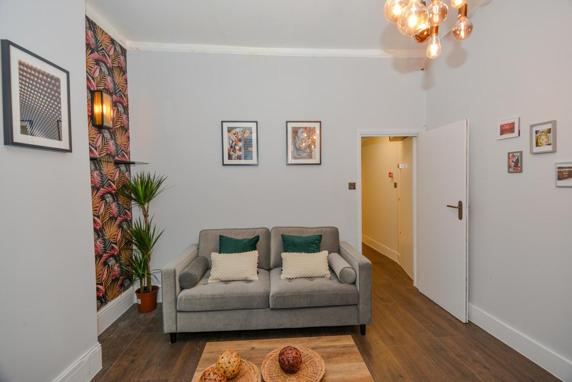 Cosy 1 Bedroom Home For Small Families London Exterior foto
